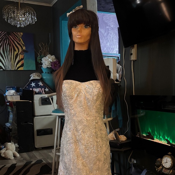 Elegant sequence wedding dress - Picture 5 of 8